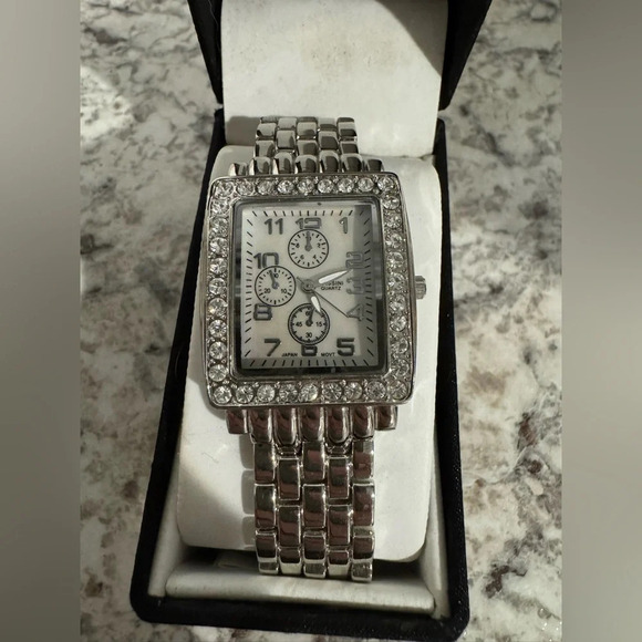 Massini Silver Diamond accent watch-new in box - Picture 5 of 5